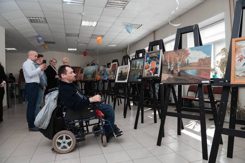 Во Владимире открылась выставка картин инвалидов